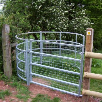 Woodstock Kissing Gate-Medium mobility (meshed hoops)